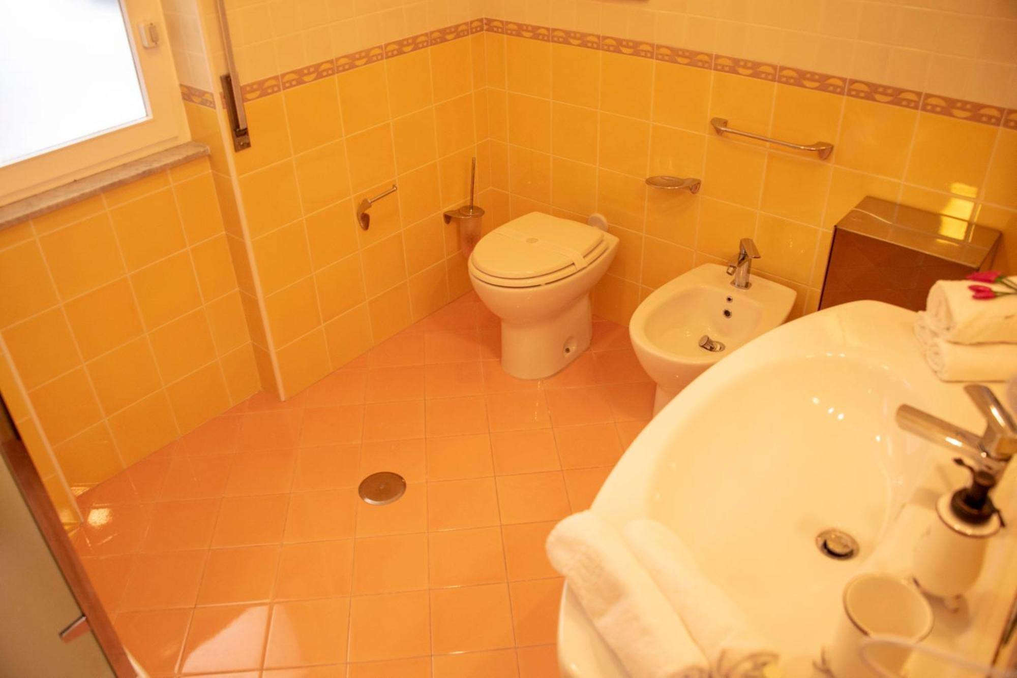 Reginella Guest House 萨莱诺 外观 照片
